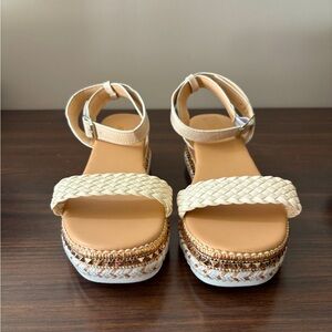 White and gold flatform sandals. US size 8.